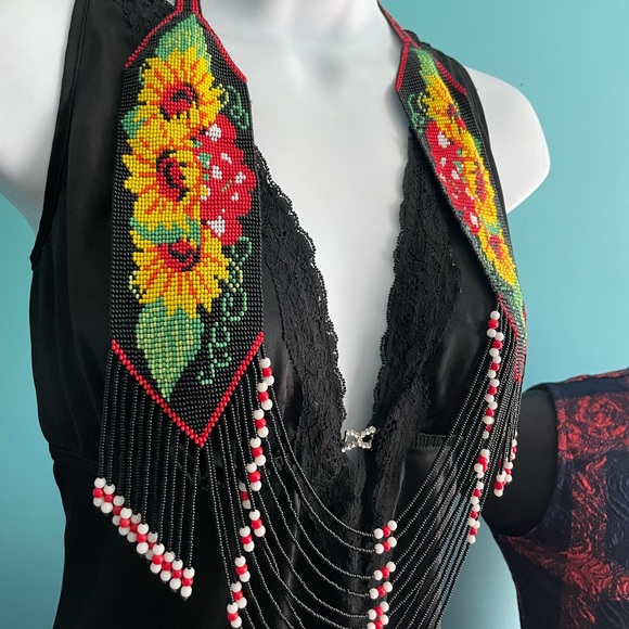 Handcrafted seed bead necklace earrings set - Picture 3 of 6